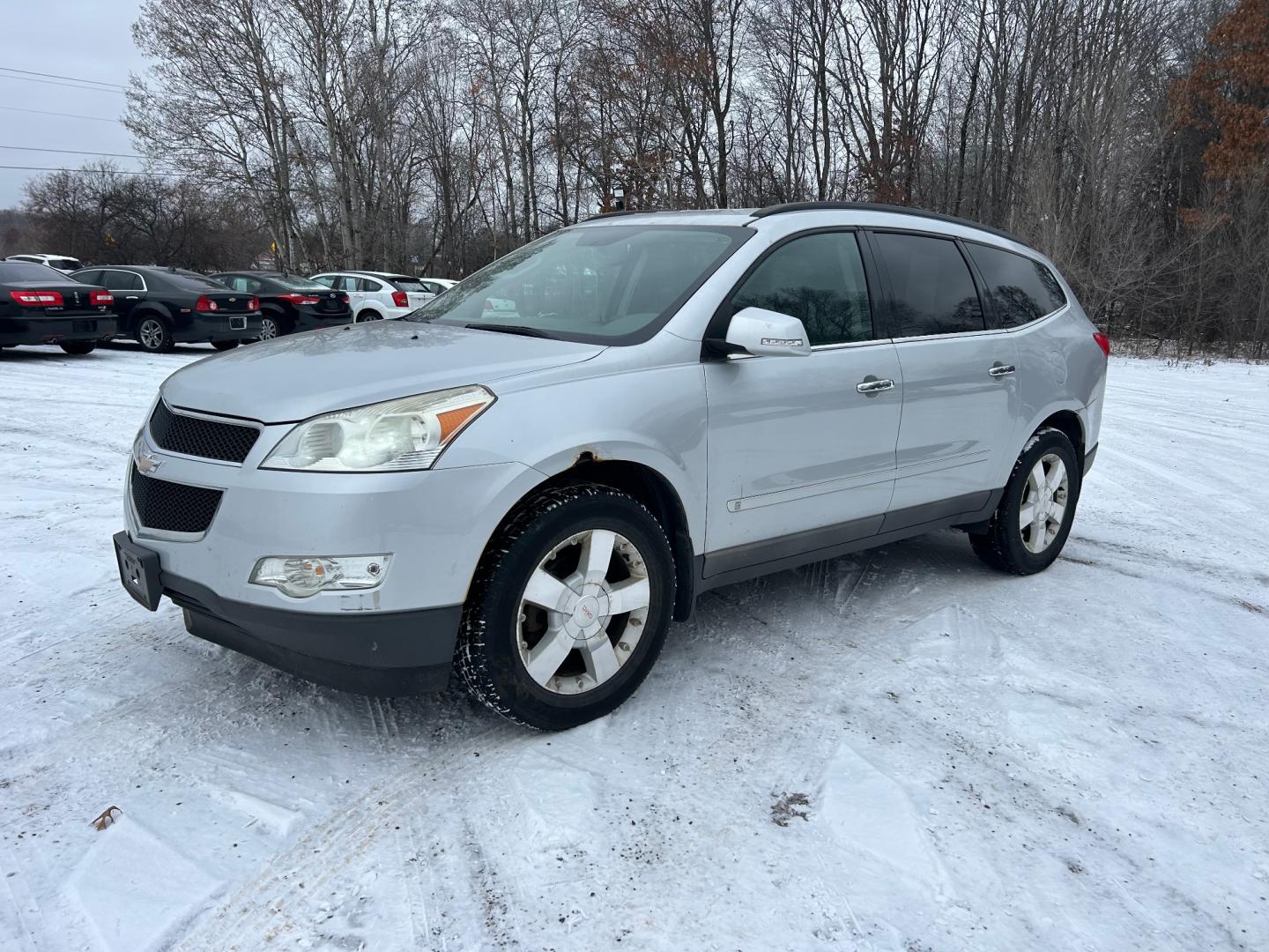 2010 Silver Chevrolet Traverse LT1 AWD (1GNLVFED0AS) with an 3.6L V6 DOHC 24V engine, 6-Speed Automatic transmission, located at 17255 hwy 65 NE, Ham Lake, MN, 55304, 0.000000, 0.000000 - Photo#0